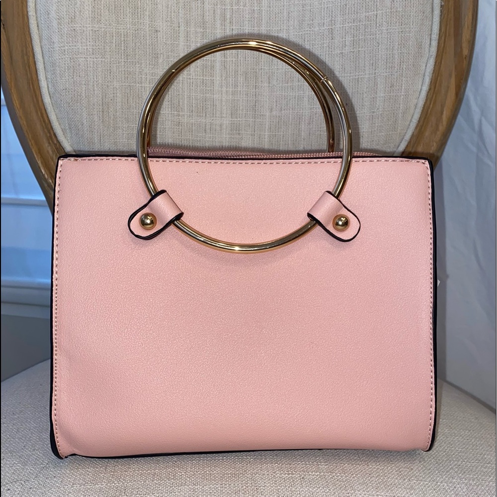 Le Terre Fashion Pink Vegan Leather Purse, Gold Circle Handles and Strap NWT